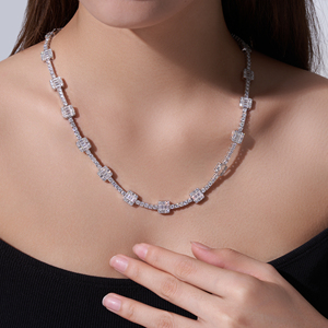 قلادة فاخرة بتصميم متعدد الحلقات مرصعة بالكامل بالألماس الصناعي على شكل الباغيت، مجوهرات أنيقة للنساء، قلادة شوكر فاخرة - Product Image 1