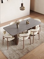 Table à manger en bois massif de style américain, nouveau modèle 2025, avec plateau en dalle de roche, idéale pour les petits appartements, au design mid-century.