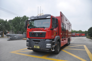 Nouveau camping-car diesel pour voyages en plein air 6X4 - Product Image 3