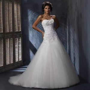 <b>White</b> Strapless Ball Gown Wedding Dress <b>Tulle</b> Natural Waistline Vintage Style Bridal Gown - Product Image 2
