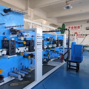 Machine de fabrication de couches pour adultes, machine de fabrication de serviettes hygiéniques - Product Image 6