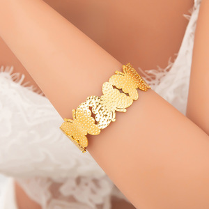 Bracelet en acier titane plaqué or 18 carats à motif géométrique, motif feuille large, bracelet unisexe tendance, bijoux - Product Image 4