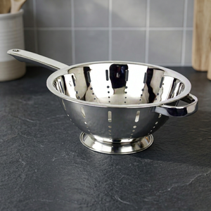 Passoire en acier inoxydable avec longue poignée et poignée latérale, égouttoir durable pour la cuisine - Product Image 3