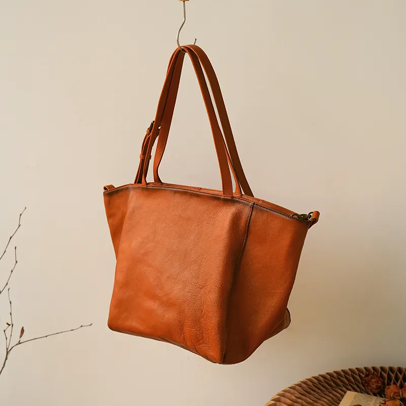 2024 yeni toptan lüks basit deri bayan bez çantalar bayan tasarım akşam debriyaj klasik çantalar dişiler için Trendy çanta