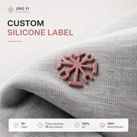 Étiquettes de soin des vêtements en silicone écologiques personnalisées - Conception et logo personnalisés, impression sérigraphique, presse à chaud pour vêtements et sacs