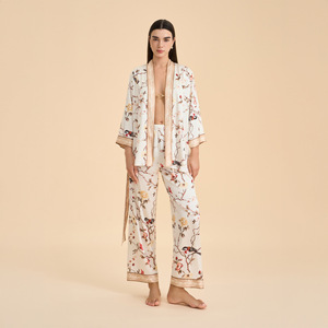2026 Nieuwe satijnen chiffon bloemen <span class=keywords><strong>cardigan</strong></span> lange mouwen dames pyjamaset comfortabel voorjaarsnachtkleding - Product Image 3