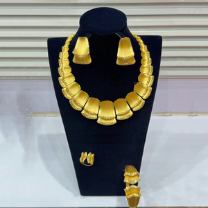 Ensemble de <span class=keywords><strong>bijoux</strong></span> de luxe Zhuerrui en zircon cubique, <span class=keywords><strong>parure</strong></span> de <span class=keywords><strong>bijoux</strong></span> géométriques en diamant américain, collier, bracelet, boucles d'oreilles, bague - Product Image 4