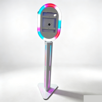 XLP Photomaton triangulaire LED élégant de style pilier pour iPad avec plateau rotatif