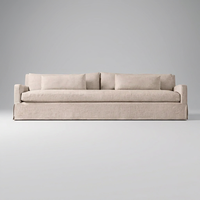 Canapé sectionnel moderne en bois avec cadre inspiré sur mesure, revêtement extensible et accoudoirs inclinés, 2 coussins, pour designers d'intérieur