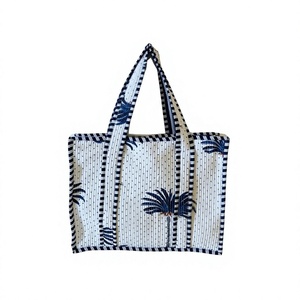 Bolso Tote de Algodón Estilo Bohemio con Estampado de Palmeras, Diseño Abierto Hecho a Mano para Mujer, Ideal para la Playa en Verano - Product Image 1