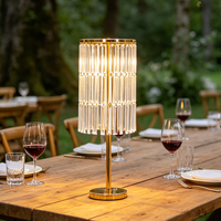Support à fleurs de luxe en fer doré et acrylique, centre de table de mariage, décoration suspendue en cristal pour événements, fêtes et réceptions de mariage