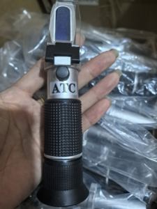 Meilleur prix Réfractomètre Brix à main 0-32% Brix Réfractomètre automatique portable pour miel eau de mer <span class=keywords><strong>saumure</strong></span> bière Fruits liquide - Product Image 6