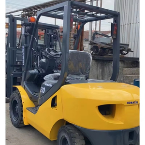 Montacargas Komatsu Usado de 3 Toneladas, Diésel, Modelo FD30, Original de Japón, en Buen Estado, a Bajo Precio - Product Image 1