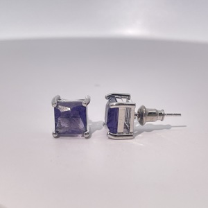 Pendientes de Botón Sencillos para Mujer con Zirconia Morada y Oro Blanco Chapado en Latón con Engaste de Cuatro Puntas de Tianyu Gems - Product Image 6
