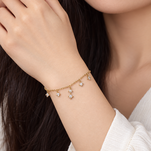 สร้อยข้อมือทรงหยดน้ำประดับเพทาย สแตนเลสสตีล ชุบทอง 14K แบบสุญญากาศ สายโซ่เส้นเล็ก มีตัวเลือกสีทองและสีเงิน - Product Image 5