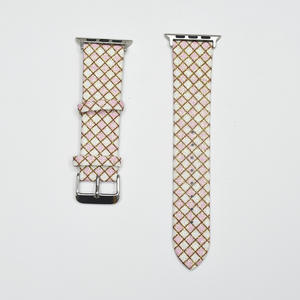 Correa de Cuero Sintético con Brillantina y Cierre Metálico Moderno, Compatible con Apple Watch Series 9/8/7/6/5/4/3/2/1 - Product Image 1