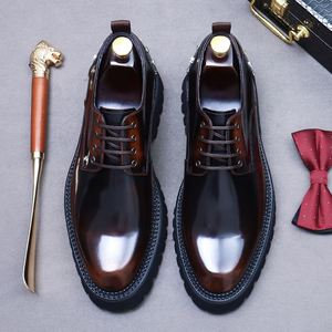 Chaussures pour hommes luxueuses et élégantes à lacets, avec une combinaison de couleurs bleu et marron, dans un style italien, design de chaussures habillées Oxford. - Product Image 5