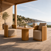Ensemble bistrot d'extérieur en teck cannelé de qualité hôtelière, fauteuils pivotants et table d'appoint ronde, mobilier de conversation pour patio, vente en gros