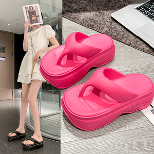 منزلقات شاطئ كلاسيكية صيفية جديدة للنساء أحذية فاخرة غير قابلة للانزلاق ناعمة بدون شبشب للاستخدام الخارجي/المنزلي - Product Image 1