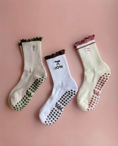 कस्टम प्रचार उत्पाद रफ़ल धनुष पकड़ मोजे योग सॉक कस्टम - Product Image 2