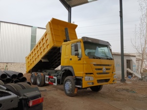 Camion à benne basculante 8x4 de 10 tonnes d'occasion Offres Spéciales avec moteur Weichai, direction à gauche, caméra Euro 4 automatique-disponible - Product Image 5