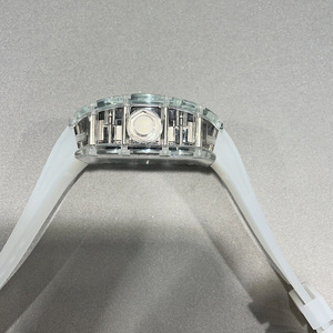 Montre Sportive Mécanique Automatique Squelettée Étanche de Haute Qualité en Gros, Cadran en Verre Saphir, Boîtier en Fibre de Carbone - Product Image 3