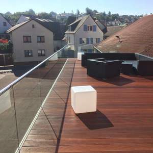 Barra de vidro sem moldura para alumínio U Channel de montagem na parede com revestimento lateral de extrusão - Product Image 3