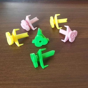 Abrecocos Portátil y Práctico de Plástico, Reutilizable para el Hogar y Restaurantes - Product Image 4