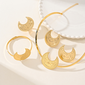 Parures de bijoux plaqué or de Dubaï pour femmes, comprenant collier ras-du-cou croissant <span class=keywords><strong>arabe</strong></span>, boucles d'oreilles créoles, bague ouverte et bracelet, vente en gros - Product Image 4