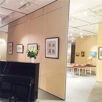 Cloison mobile insonorisée électrique en métal avec écran pliant pour salle de bal d'hôtel et bureau
