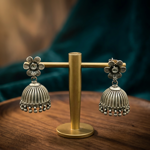 Boucles d'oreilles Jhumka traditionnelles en argent oxydé, plaqué or rose, tendance 2023, cadeau idéal pour les fêtes, bijoux en gros, design indien, qualité supérieure - Product Image 2