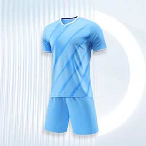 ชุดฟุตบอลชายแบบกำหนดเอง ชุดกีฬาโพลีเอสเตอร์ระบายอากาศ ชุดยูนิฟอร์มฟุตบอลครบชุดพร้อมใส่ - Product Image 6