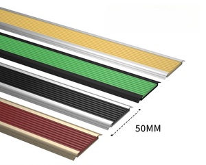 Profilé de marche antidérapant en PVC et alliage d'aluminium au design moderne, <span class=keywords><strong>bande</strong></span> de bordure de marche de haute qualité, épaisseur 5,5 mm, résistant à 66 000 cycles d'usure - Product Image 6