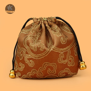 Pochette en soie avec cordon de serrage 10*10cm pour le rangement de bijoux et les sacs cadeaux, sacs de rangement pour objets culturels - Product Image 3