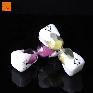 Minuteur de brosse à <span class=keywords><strong>dents</strong></span> pour enfants avec <span class=keywords><strong>sablier</strong></span> souriant de <span class=keywords><strong>2</strong></span> <span class=keywords><strong>minutes</strong></span> pour un brossage correct des <span class=keywords><strong>dents</strong></span> - Product Image 2