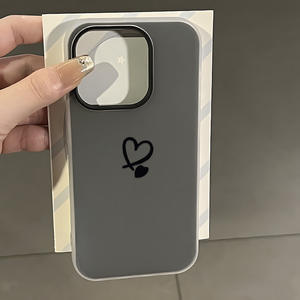 Coque de téléphone pour iPhone 17 Pro Max, design minimaliste et original, grand découpage en forme de cœur, protection intégrale, anti-chute - Product Image 4