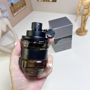 น้ำหอม Vikit&rulf <span class=keywords><strong>Spicebomb</strong></span> Collection กลิ่น <span class=keywords><strong>Eau</strong></span> <span class=keywords><strong>De</strong></span> <span class=keywords><strong>Parfum</strong></span> และ <span class=keywords><strong>Eau</strong></span> <span class=keywords><strong>De</strong></span> Toilette สำหรับผู้ชาย กลิ่นหอมสดชื่นแนววู้ดดี้ฟลอรัล ติดทนนาน ขายส่ง - Product Image 2