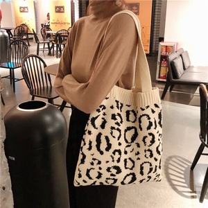 Bolso de mano hecho a mano de ganchillo para mujer, bolsa de hombro con patrón de <span class=keywords><strong>leopardo</strong></span>, de ganchillo - Product Image 4