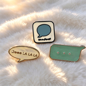 Badge de Noël de haute qualité, broche en métal poli personnalisée, épingle décorative exquise sérigraphiée - Product Image 3
