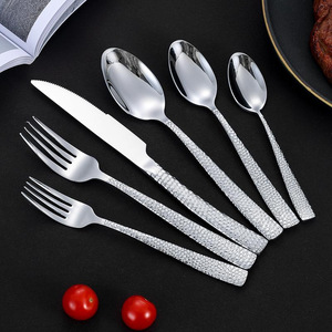 Set di posate personalizzabili con logo, di lusso e alta qualità in acciaio inossidabile - Coltello, forchetta e cucchiaio per feste, hotel, matrimoni e ristoranti - Product Image 6