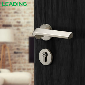 Manija de puerta interior para puerta de madera Manija de puerta de aleación de zinc moderna para sala de estar y fabricante de hoteles - Product Image 1