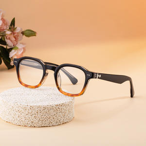 Gafas de sol fotocromáticas ZT-99301 para mujer, UV400, montura de PC, clase 2, gafas de sol cuadradas, montura pequeña, estilo para exteriores - Product Image 5