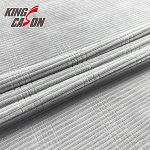 Fabricant Kingcason vente en gros chaude 100% polyester <span class=keywords><strong>antistatique</strong></span> à rayures étroites tissu polaire de flanelle <span class=keywords><strong>pour</strong></span> vêtements draps de lit - Product Image 4