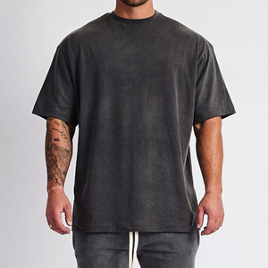 T-shirt personalizzata in cotone pesante 300 g/m² con collo alto, vestibilità ampia e taglie forti, girocollo a collo alto, nera, con spalle scese - Product Image 3