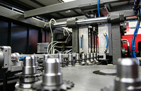 Machine automatique de fabrication de bouteilles PET à 4 cavités, 0,8 L, équipement de soufflage par étirage haute vitesse pour l'industrie des boissons (eau et thé)