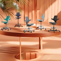 Protecteur orthopédique de colonne vertébrale de selle Chaise d'équitation ergonomique Tabouret de selle d'équitation de dentiste Chaise pivotante roulante Chaises moussantes en PU