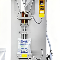 Machine de remplissage et de scellage de sachets d'eau minérale pure à petit prix / Équipement de fabrication et d'emballage de sacs liquides