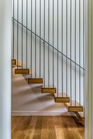 Escalier flottant en verre trempé avec panneaux en verre et support en acier inoxydable, escalier cantilever transparent