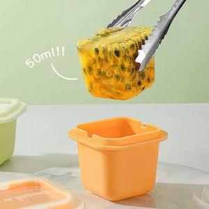 Moule à glaçons en silicone pour la maison, bac à glaçons carré individuel avec couvercle et boîte de rangement, congélation rapide et démoulage facile - Product Image 3