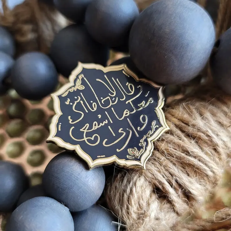 Arabische Pinnen Veel Aangepaste Ontwerp Geschenk Abu Dhabi Valk Adelaar Embleem Badge Verenigde Arabische Emiraten Uae Nationale Dag Pin